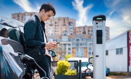 Nová povinnost od roku 2025: Nabíjecí stanice na parkovištích – Co to znamená pro vás?